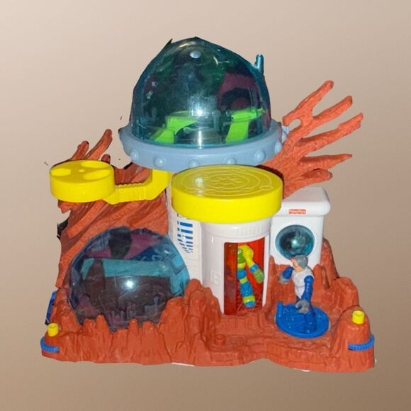 2011 Fisher Price Imaginext Moon Space Station Moon Hauler Alien & Astronaut - Picture 2 of 13